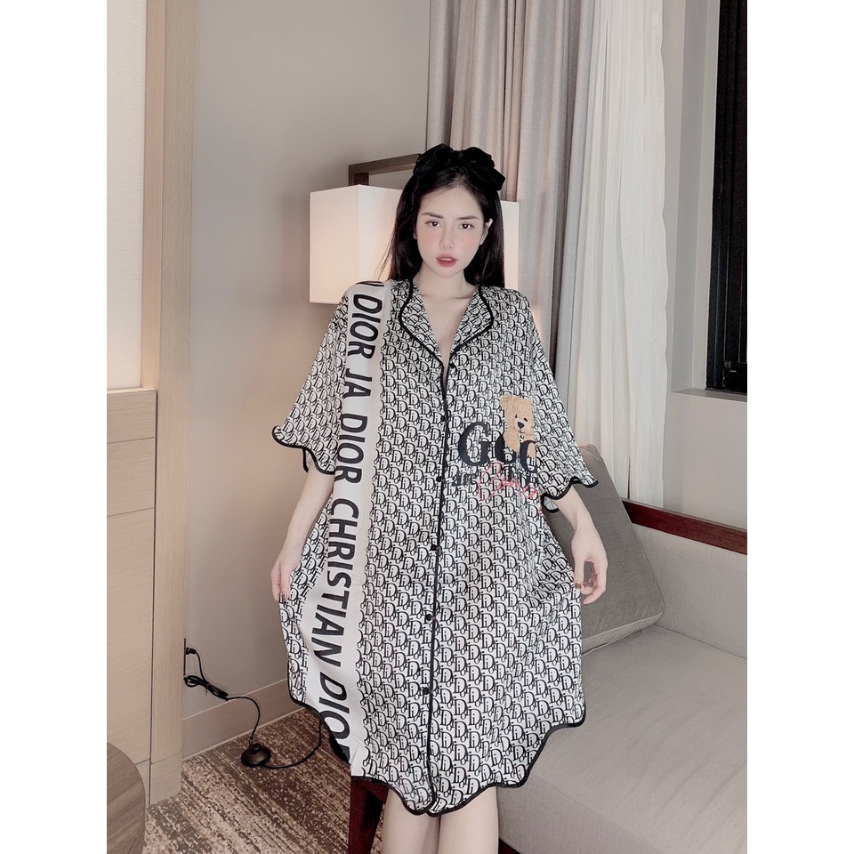 Đầm ngủ sơ mi lụa satin hoạ tiết monogram gấu bông SMD015