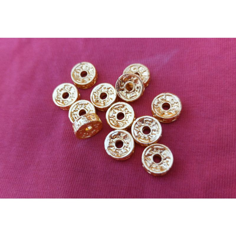 Charm Bánh Xe Chặn Hạt Khắc Chú Omani