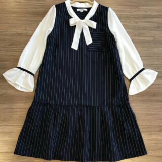 Váy kẻ phối sơ mi Zara