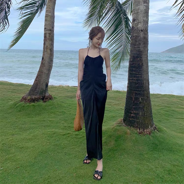 Đầm yếm nhún màu đen thiết kế kiểu Pháp