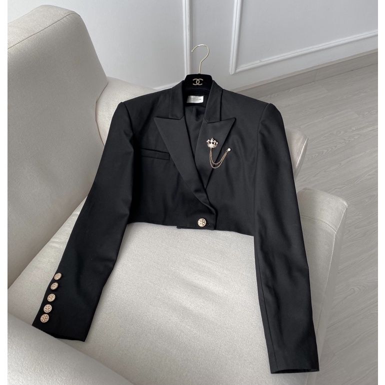 Áo Vest Và Chân Váy Lưới Đen