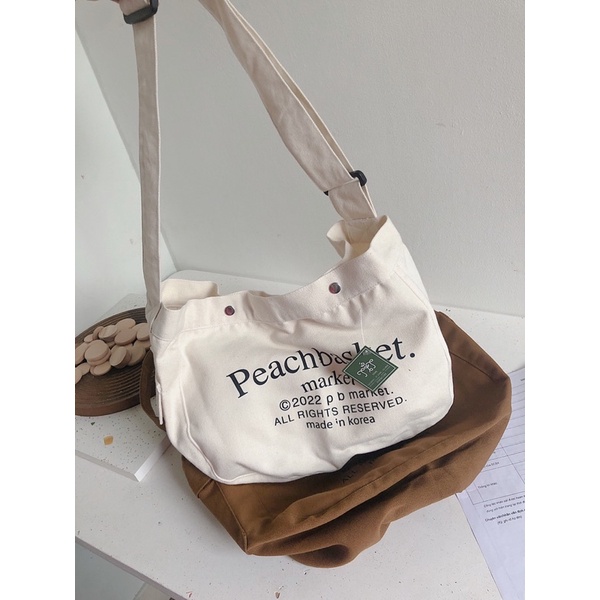 Túi đeo chéo Peachbasket form siêu to chuẩn Hàn (có sẵn, hình thật)