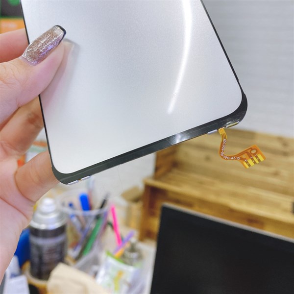 Phản quang Oppo F11