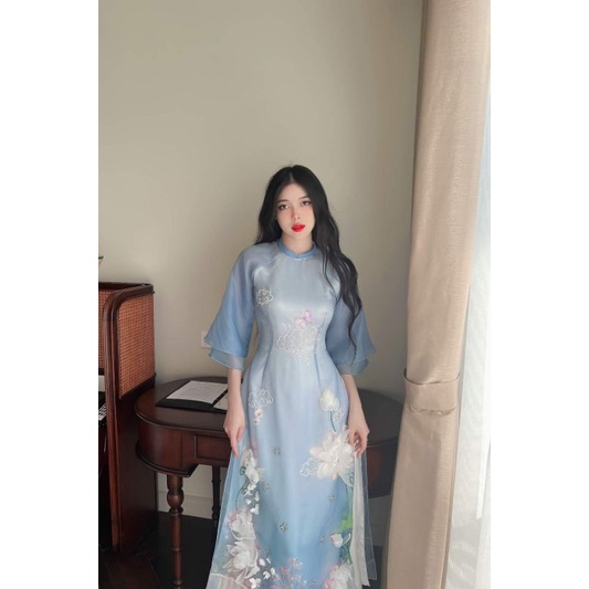 Áo dài cách tân 4tà vải organza cao cấp thêu hình sen 3D