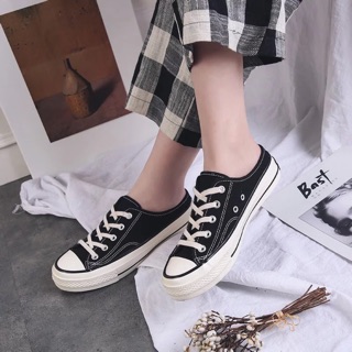 Giày sneaker hở gót