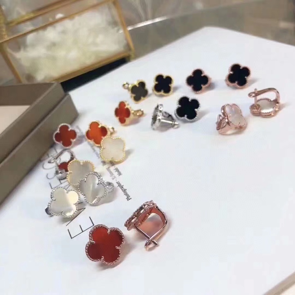 Đôi Khuyên Tai Hình Cỏ Bốn Lá Vỏ Sò