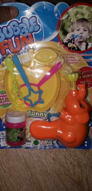 Đồ chơi thổi bông bóng xà bông bằng cơ rất đẹp