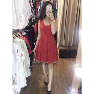 Váy dáng xòe màu đỏ