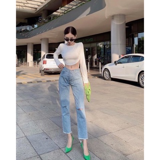 Áo crop trắng tay dài + jean dài
