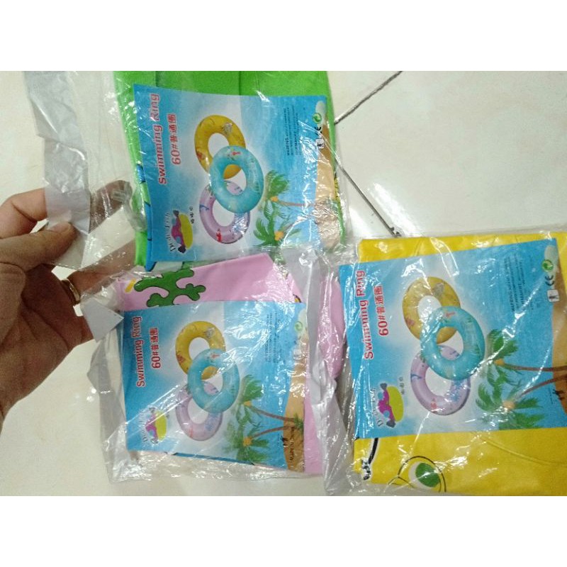 Phao tròn tập bơi