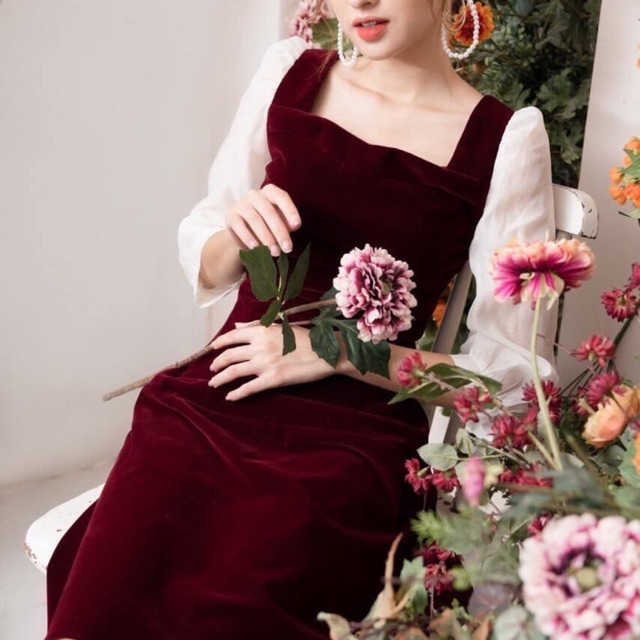 Váy nhung tay voan trắng lỡ