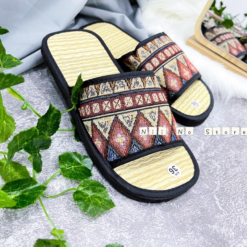 Dép chiếu cói thổ cẩm đỏ quai ngang