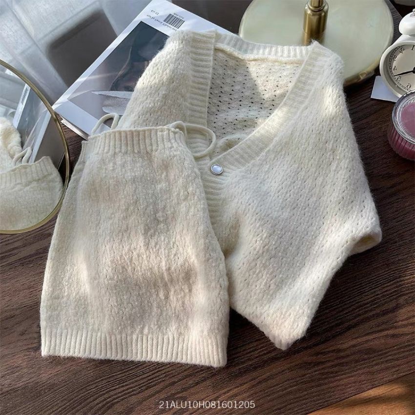 Set áo len hai dây + khoác cardigan thời trang thu đông ulzzang hàn quốc Fmstyle Saigon 21ALU10H081601 | BigBuy360 - bigbuy360.vn