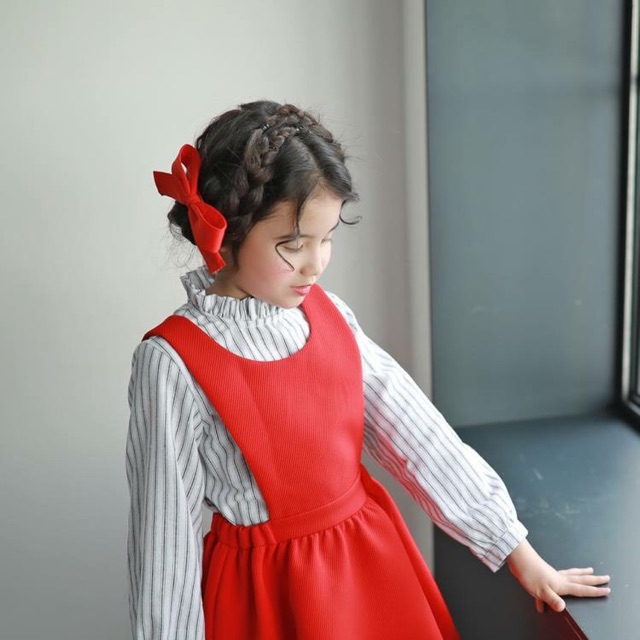 Váy đỏ 