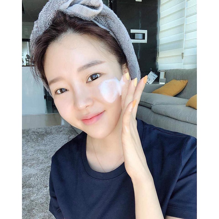 Sữa rửa mặt cấp ẩm LANEIGE Water Bank Blue Hyaluronic Cleansing Foam