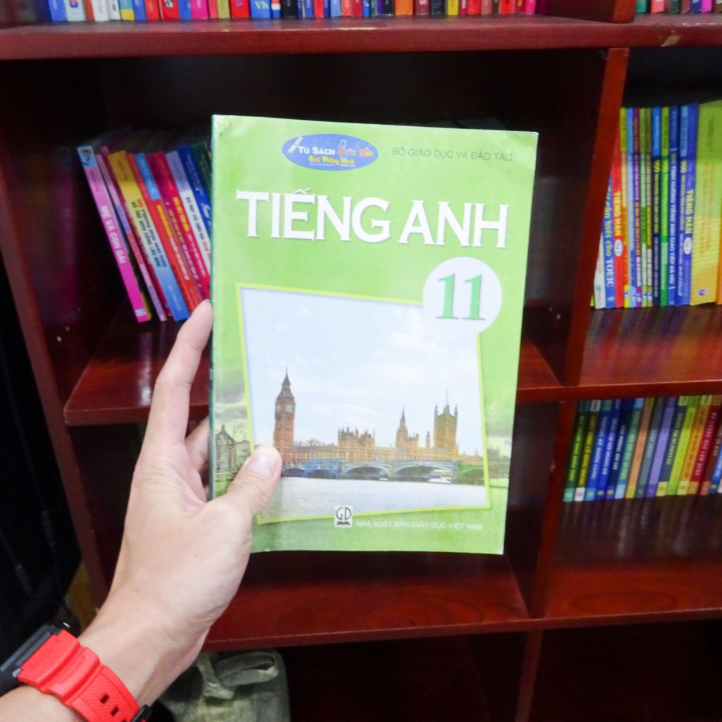 Sách - Tiếng Anh Lớp 11 - Kèm File Âm Thanh _Độc quyền Nhân Văn | BigBuy360 - bigbuy360.vn