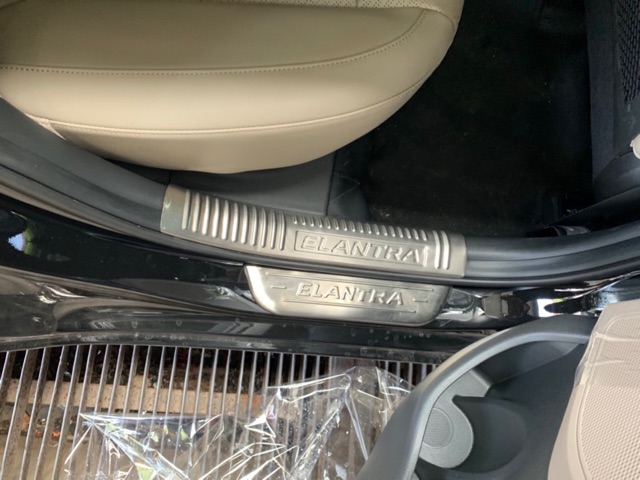 Ốp Bậc Cửa, Nẹp bước chân Trong, Ngoài Xe Huyndai Elantra 2016 2017 2018 2019 2020 2021, chất liệu Inox