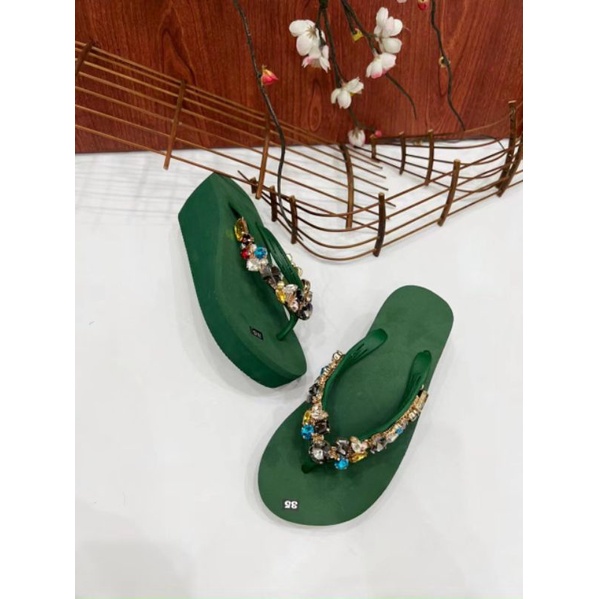 Dép xỏ ngón nữ đính đá cao cấp mẫu mới