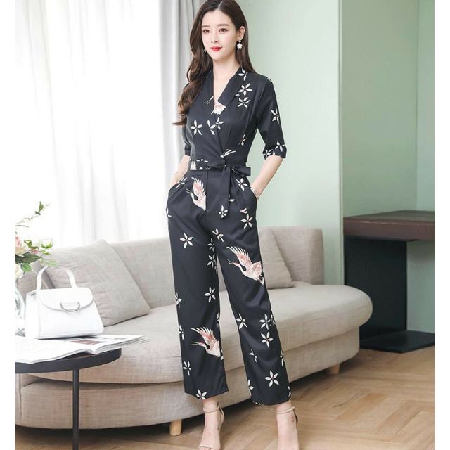 Hàng nhập - Jumpsuit dài xô lụa in chim hạc