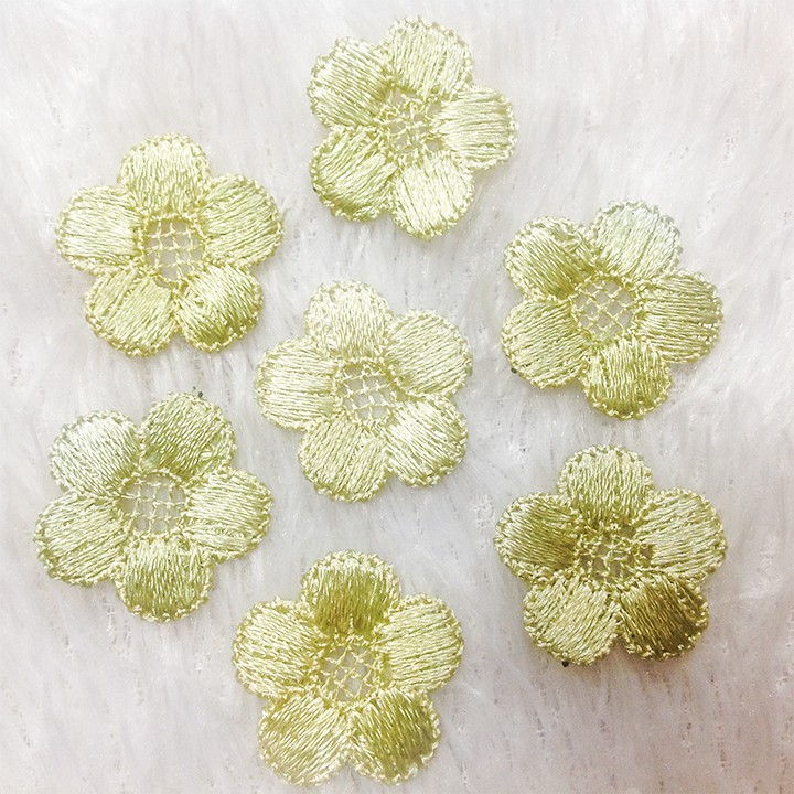 Hoa thêu hình bông mai đẹp