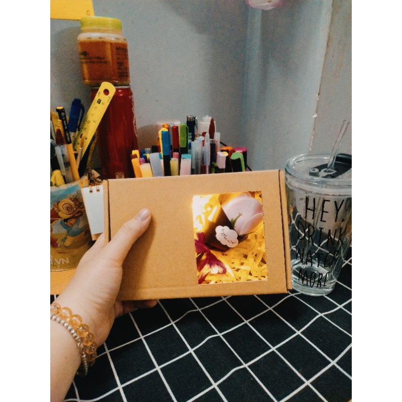 Hộp đựng son minisize kèm hoa sáp và rơm (ko thiệp) | BigBuy360 - bigbuy360.vn