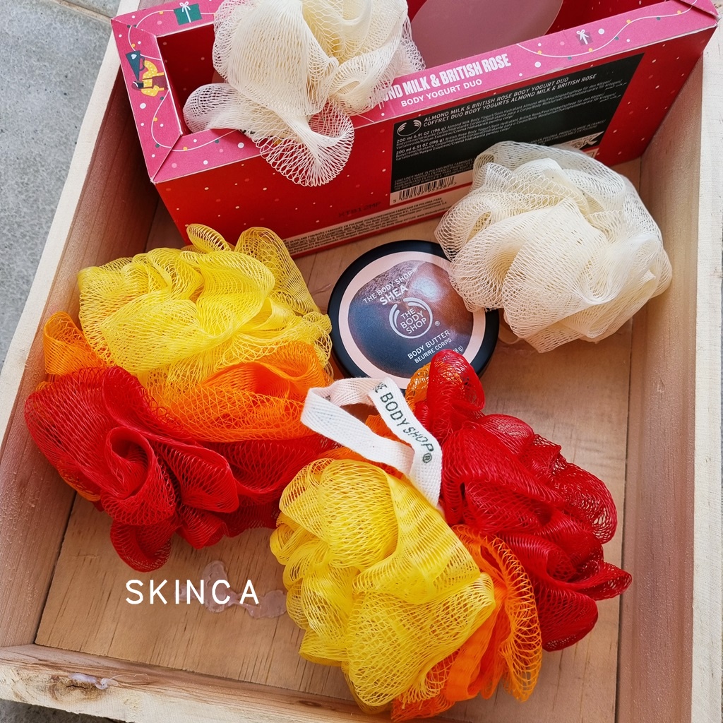 Bông tắm tẩy da chết The Body Shop Ultra Fine Bath Lily