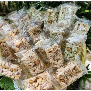 Cốm Miền Tây mix 3 loại 500g ( Cốm nếp lá dứa,  cốm gạo gừng,  cốm mì ngò)