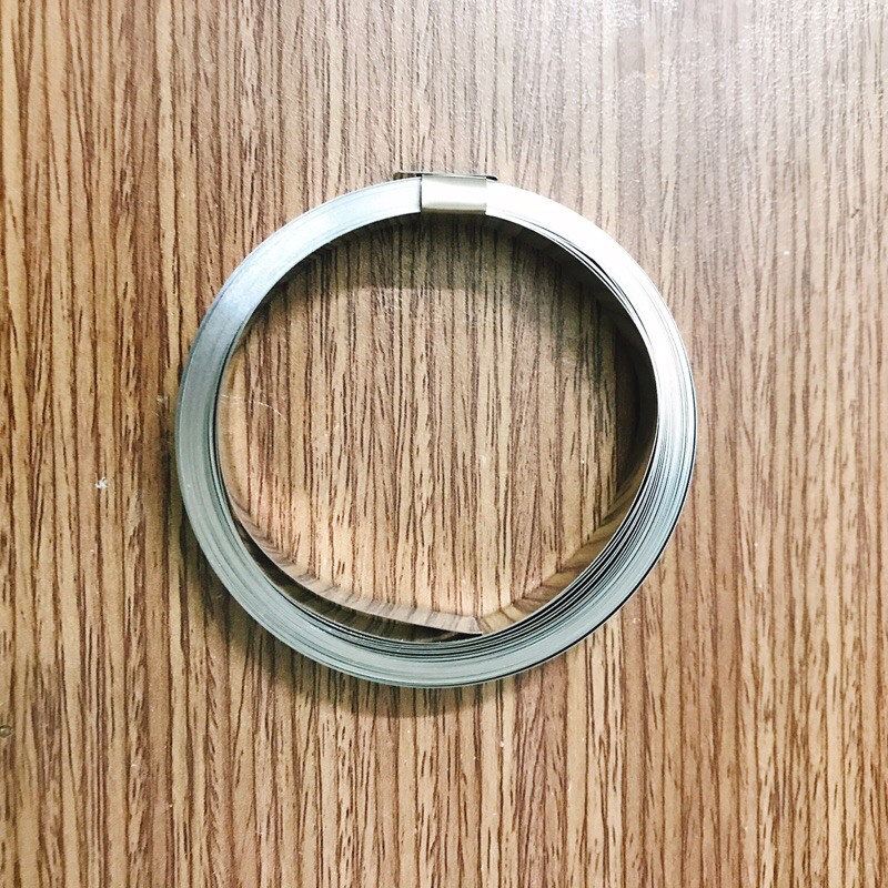 Cuộn 5 mét kẽm hàn cell pin 0.15x8mm