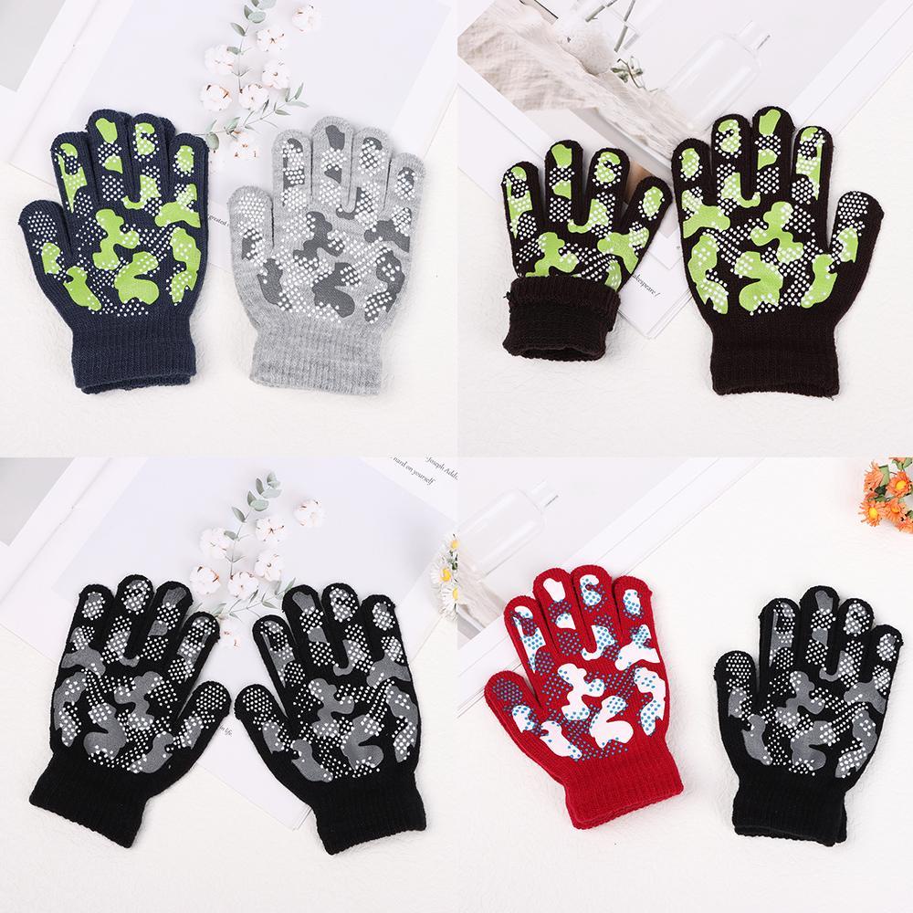 Găng Tay Thể Thao Chống Trượt Mềm Mại Dày Dặn Ấm Áp Cho Bé