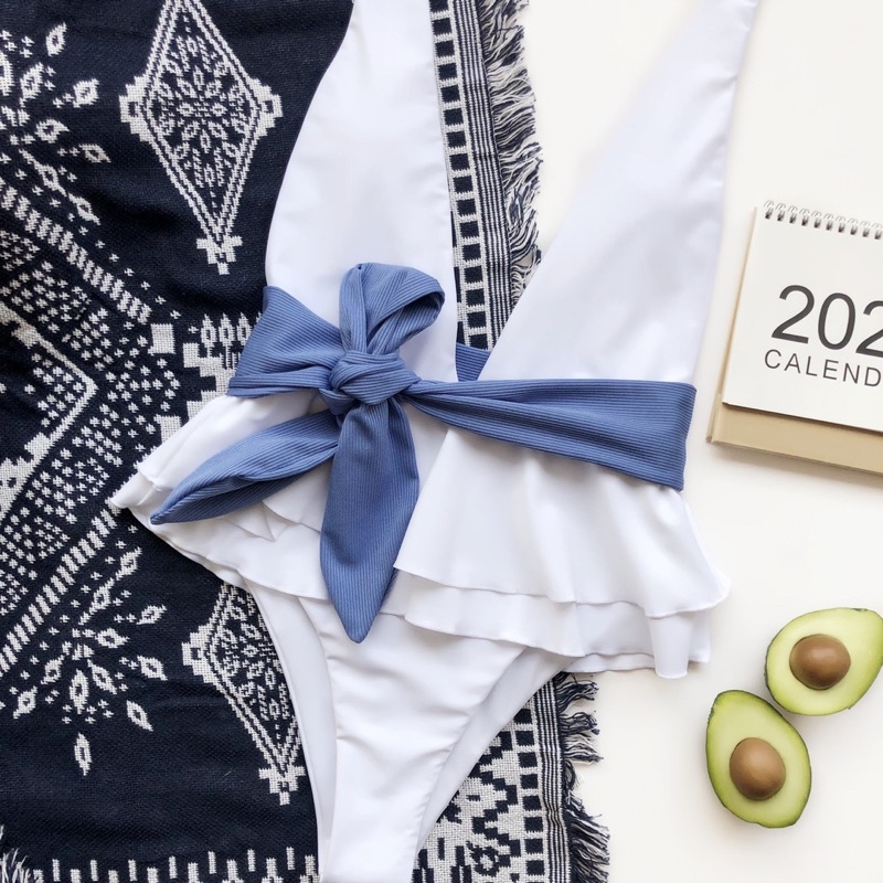 [BKN1231] &lt;ÂU&gt; BODYSUIT TRẮNG BÈO HÔNG NƠ EO XANH VẢI GÂN