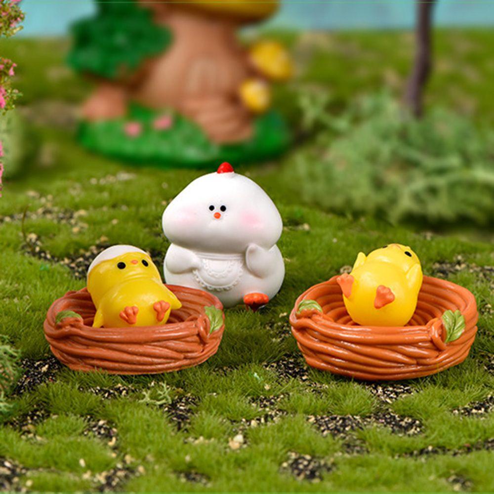 Mô Hình Gà Trống Mini Màu Vàng Dùng Trang Trí Sân Vườn