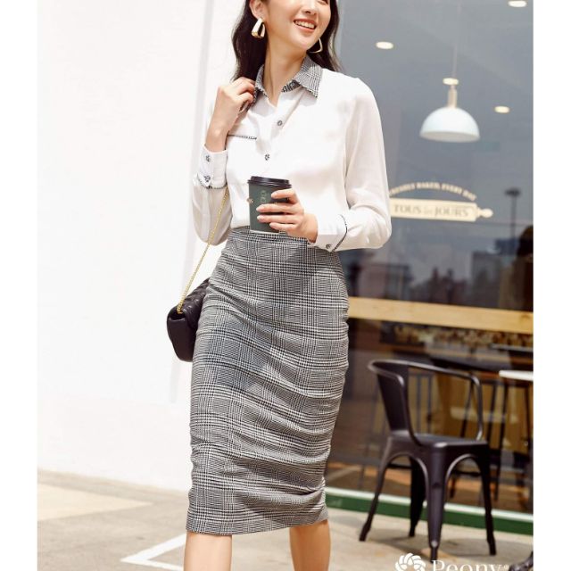 Chân váy bút chì kẻ thanh lịch