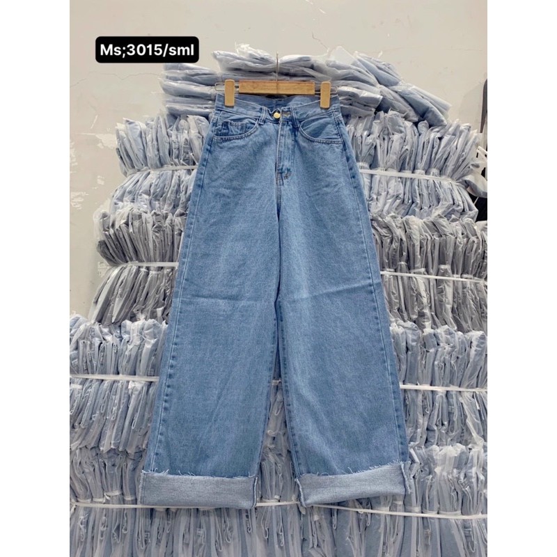 Quần jeans loe ống rộng