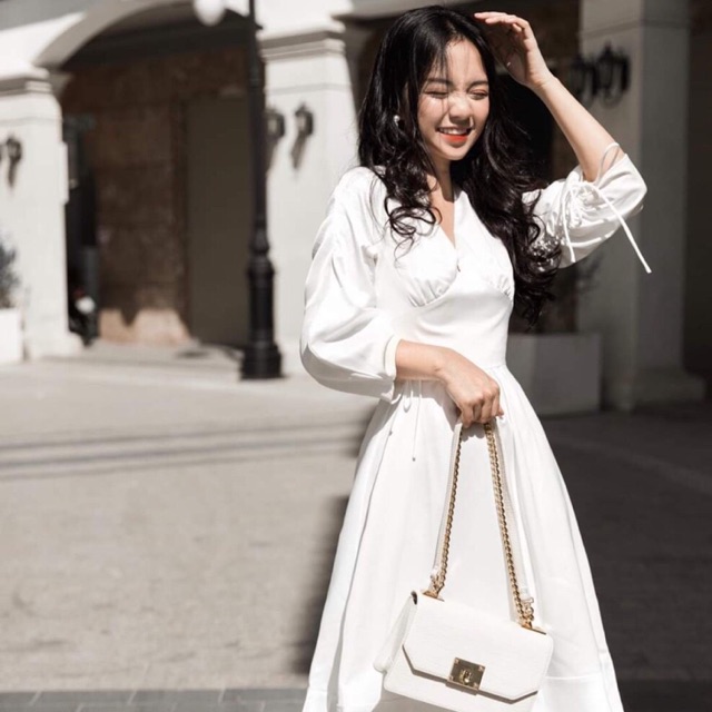Váy Trắng kỉ Yếu