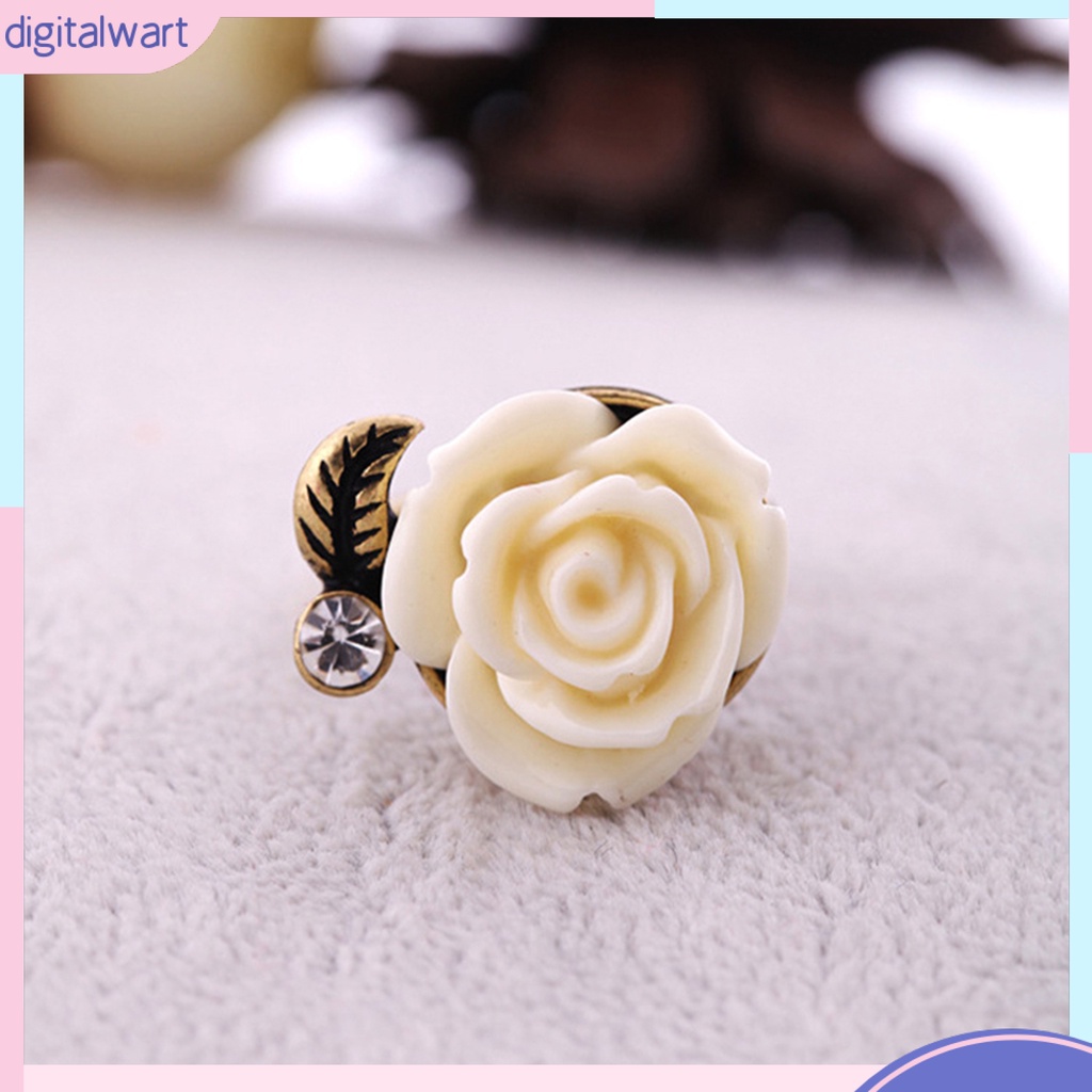 Nhẫn hoa hồng đính đá phong cách cổ điển