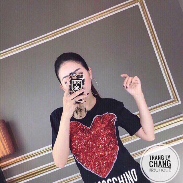 SALE Áo phông đính cườm hình trái tim