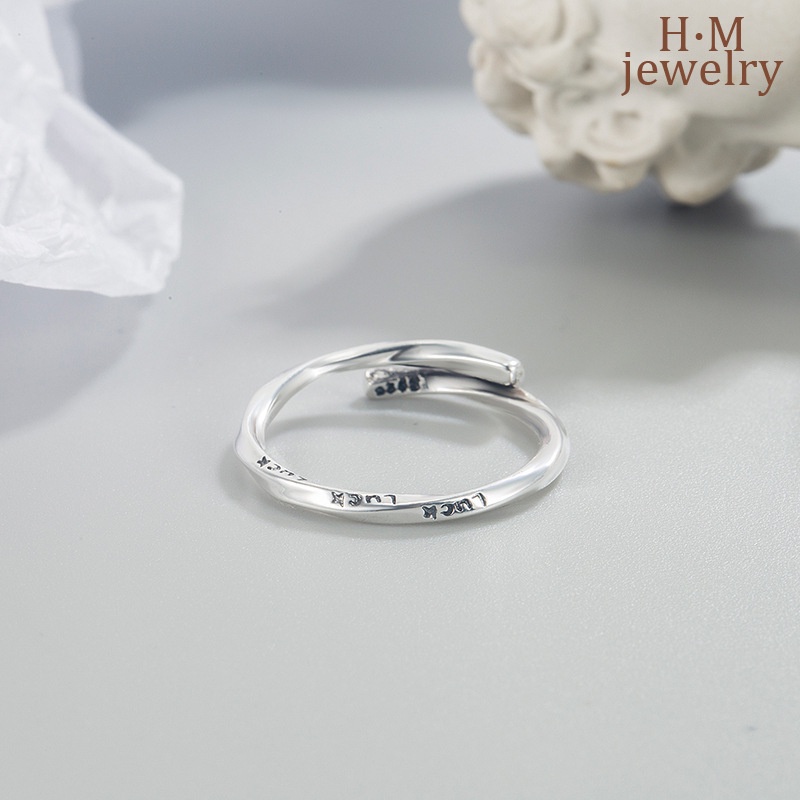 Nhẫn May Mắn Kiểu Xoắn Thiết Kế Đơn Giản