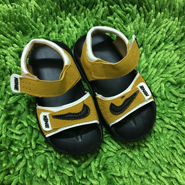 Sandal NIKE