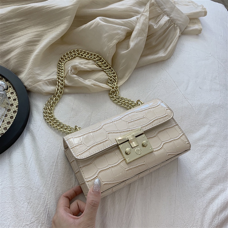 Túi đeo chéo hình vuông nhỏ phối dây xích thời trang