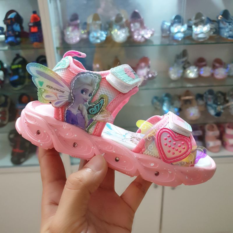 Giày bé gái có đèn led phát sáng kiểu sandal quai ngang xinh xắn