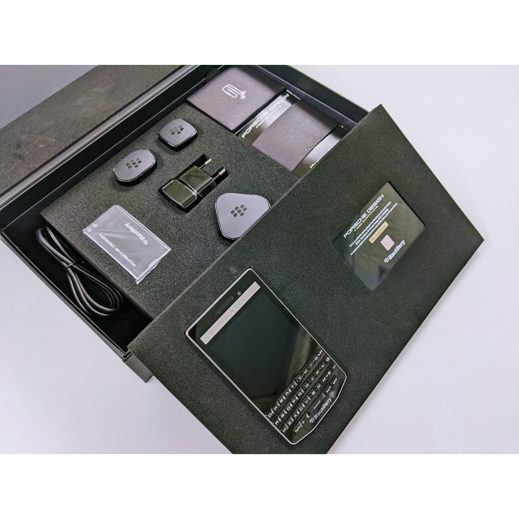 Điện thoại BlackBerry Porsche Design 9983 - New Fullbox