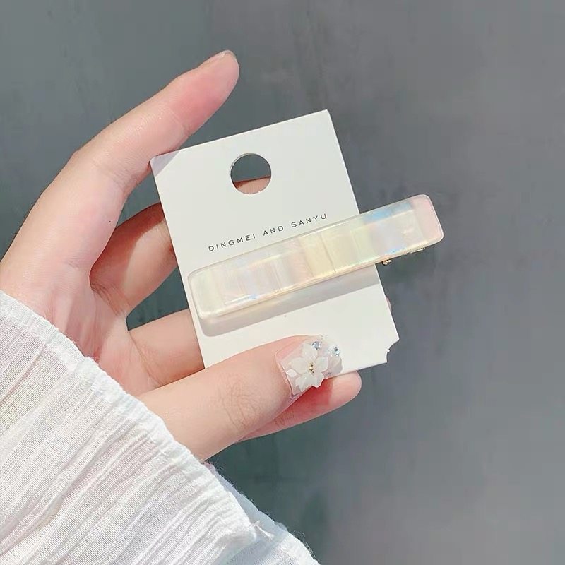 Kẹp tóc mái phong cách Hàn Quốc đơn giản cho nữ