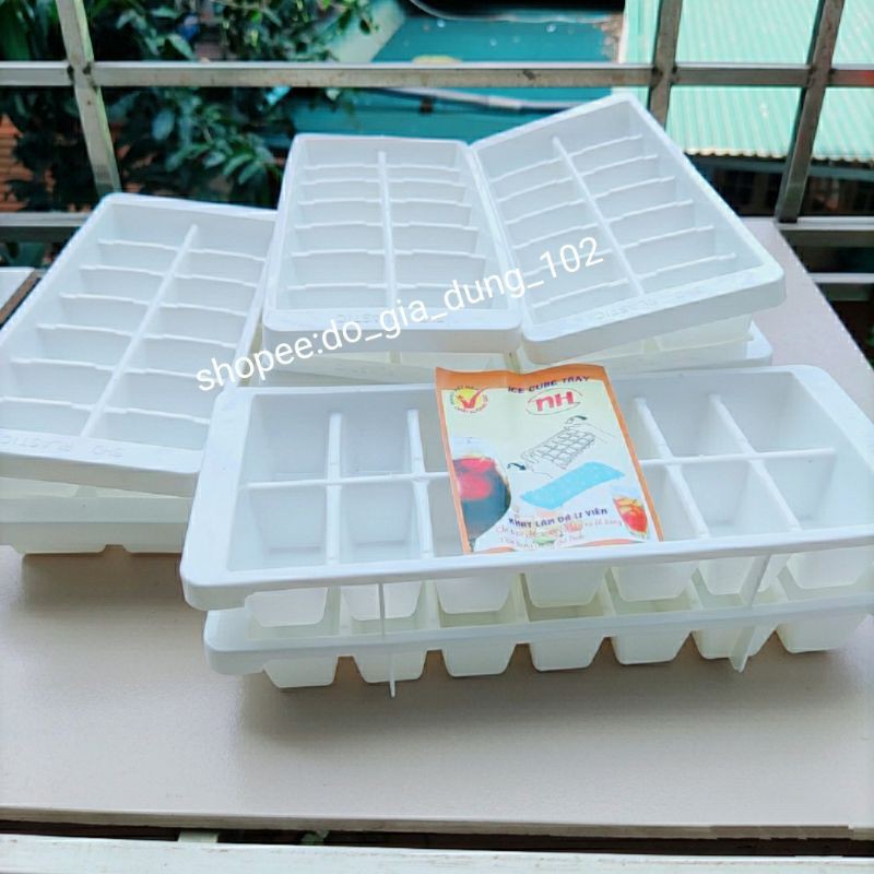 Khay làm đá 14 ô nhựa dẻo tiện lợi | BigBuy360 - bigbuy360.vn