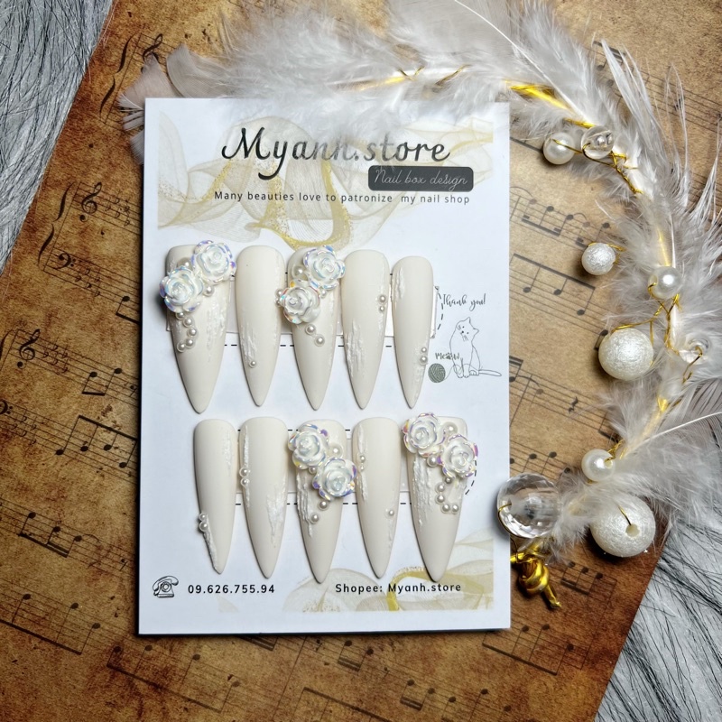 Nailbox thiết kế cô dâu charm hoa hồng xinh xắn