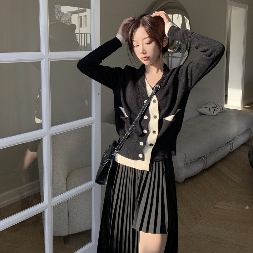 Chân váy xẻ midi xếp ly Emilyshop