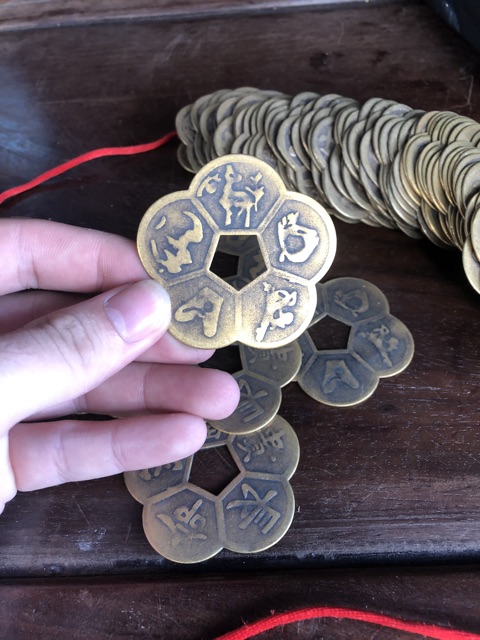 Đồng xu hoa mai bằng đồng vàng | BigBuy360 - bigbuy360.vn