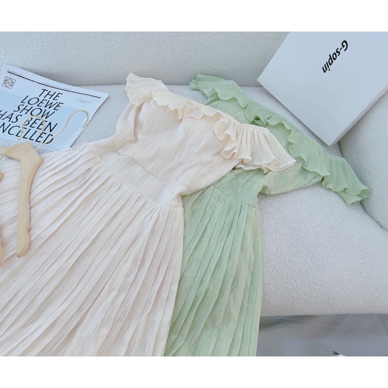 Đầm xoè bẹt vai dập ly