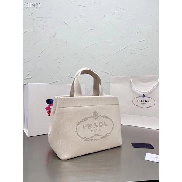 Túi xách nữ thương hiệu Prada Tote da thật cao cấp có 3 màu màu trơn