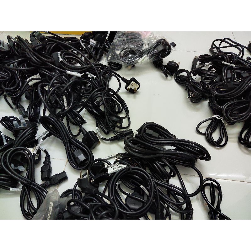 Dây nguồn 3 chấu có cầu chì bảo vệ