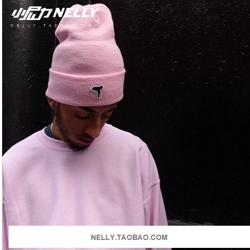 Áo Sweater Nỉ Nelly Heybig trơn màu hồng